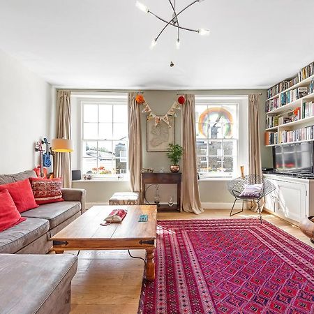Appartamento Veeve - Cosy In The Heart Of Angel Londra Esterno foto