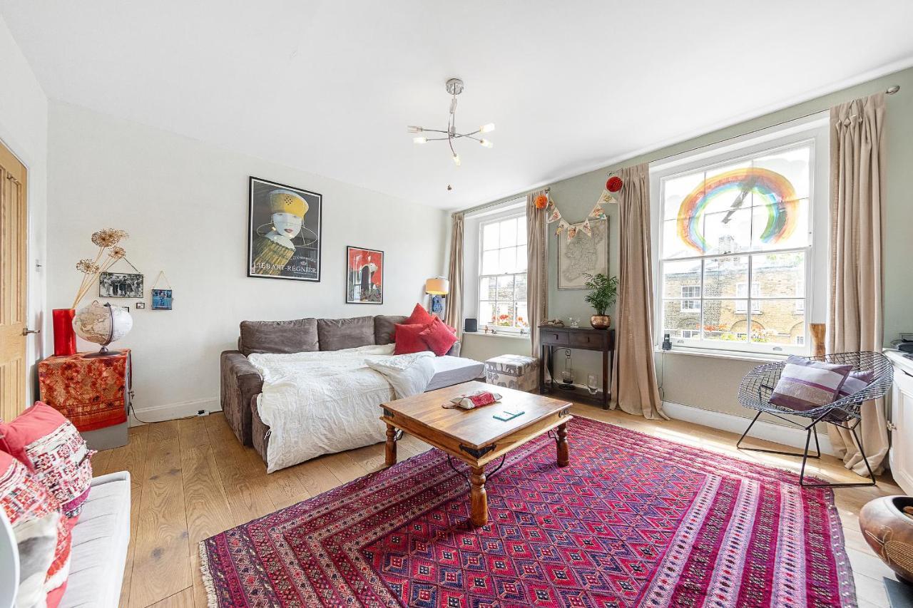 Appartamento Veeve - Cosy In The Heart Of Angel Londra Esterno foto