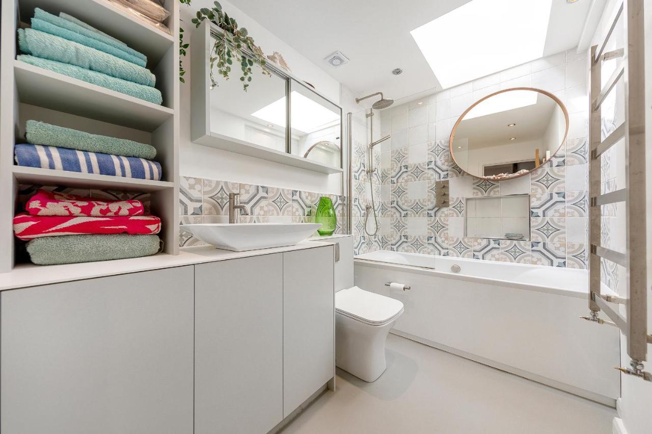 Appartamento Veeve - Cosy In The Heart Of Angel Londra Esterno foto