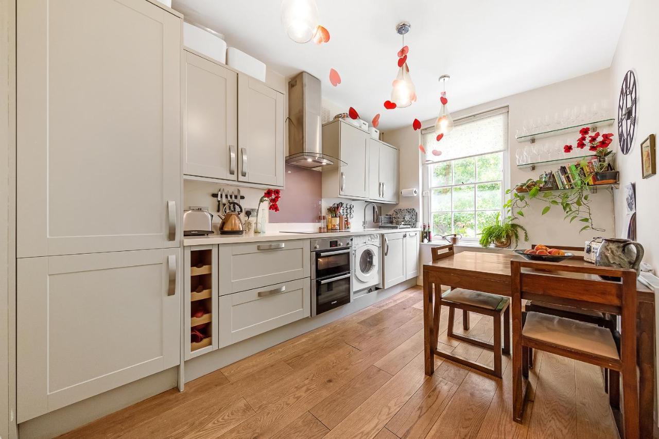 Appartamento Veeve - Cosy In The Heart Of Angel Londra Esterno foto