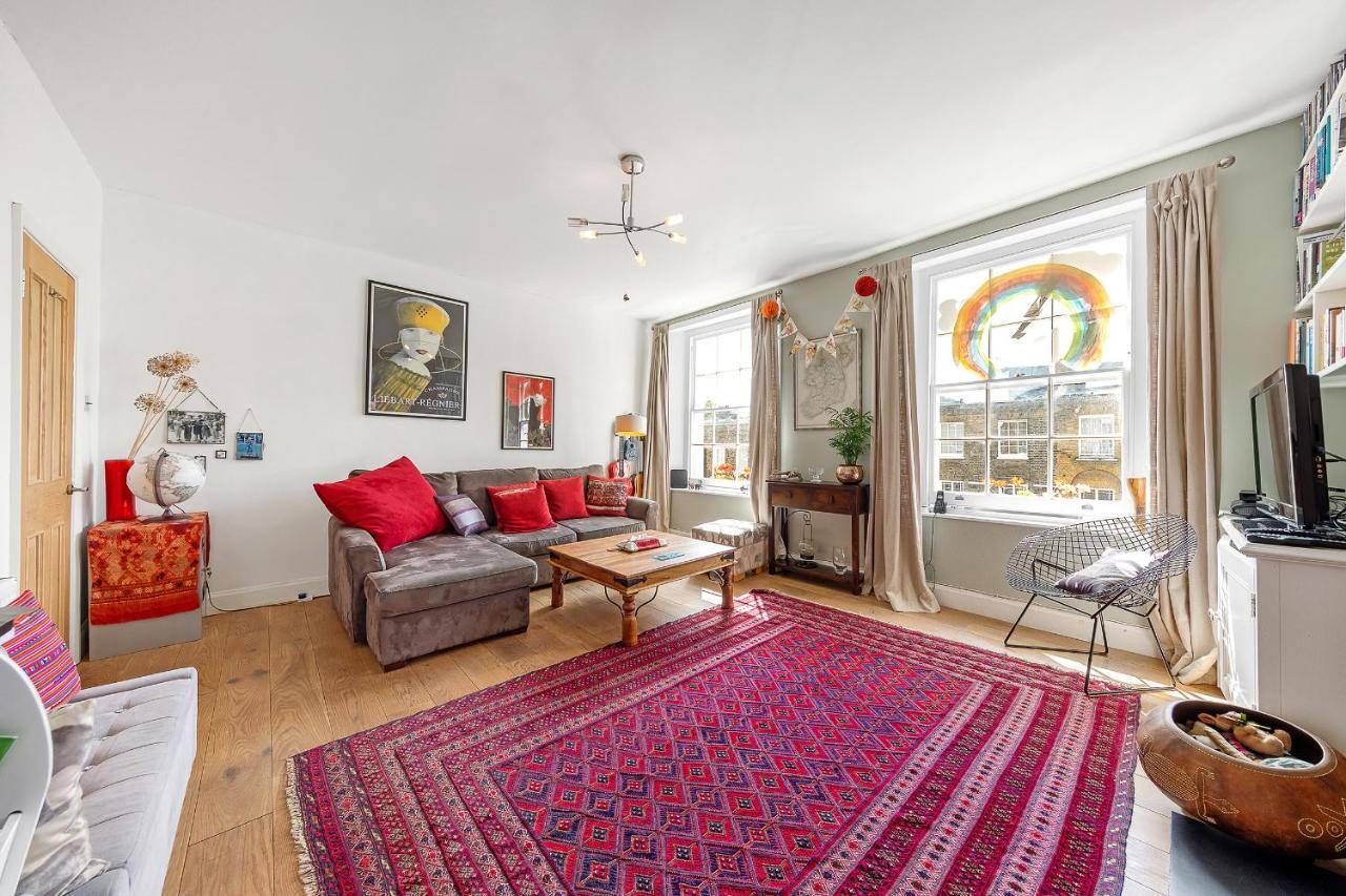 Appartamento Veeve - Cosy In The Heart Of Angel Londra Esterno foto