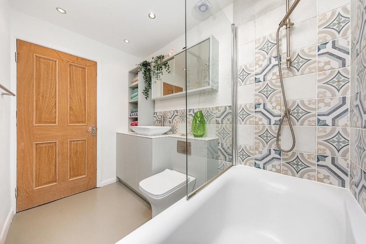Appartamento Veeve - Cosy In The Heart Of Angel Londra Esterno foto