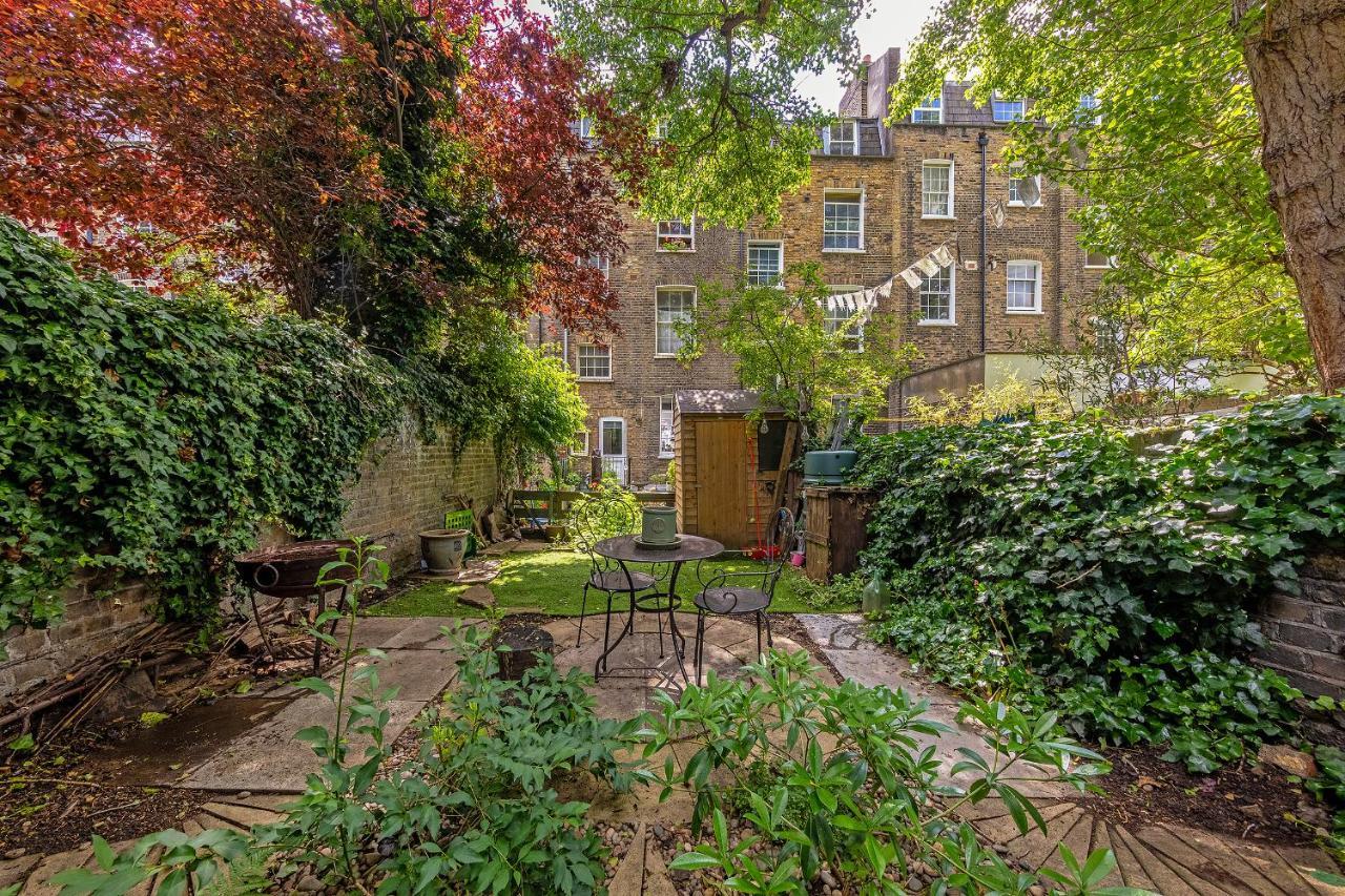Appartamento Veeve - Cosy In The Heart Of Angel Londra Esterno foto